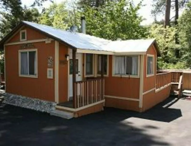 Sleepy Hollow Cabins and Hotel hotel detail image 4