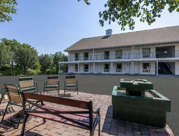 Super 8 by Wyndham Branson / Shepherd of the Hills Exwy hotel detail image 2