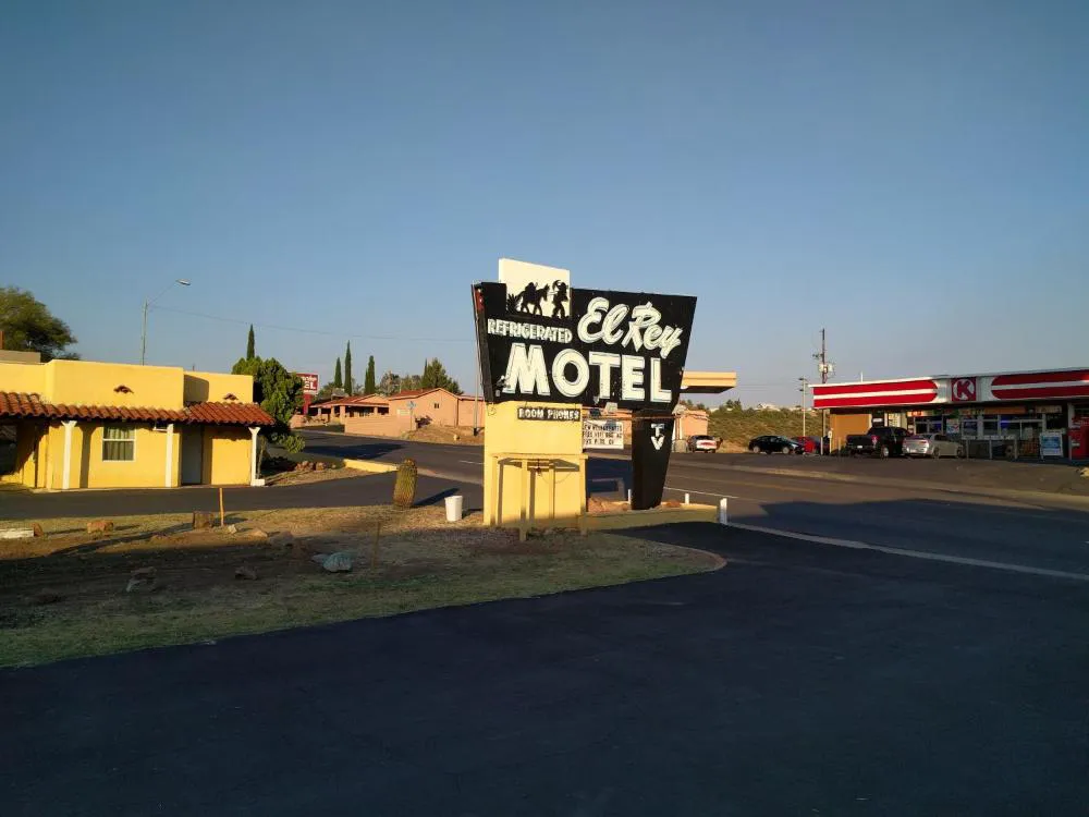 El Rey Motel hotel hero