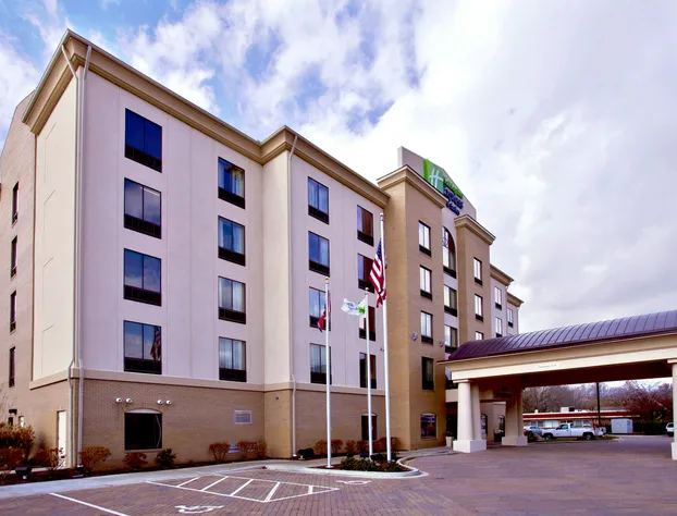 Holiday Inn Express & Suites Oak Ridge by IHG hotel detail image 1
