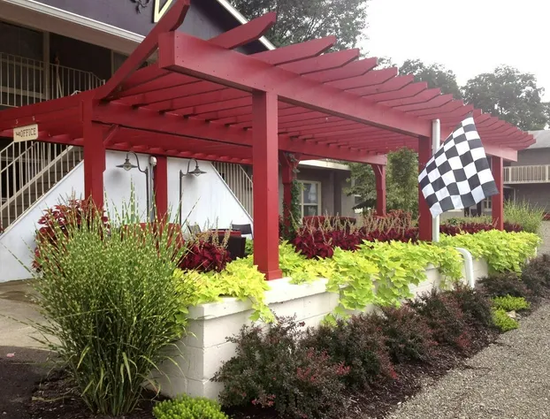 Vinehurst Inn And Suites hotel detail image 4