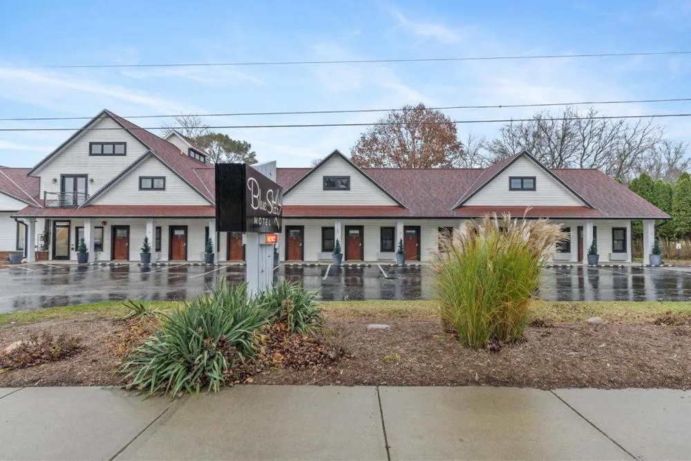 Blue Star Motel hotel hero