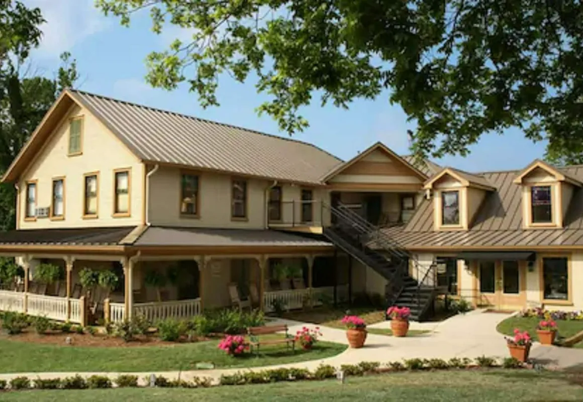 The Smith House hotel hero