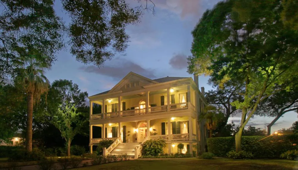 Noble Inns hotel hero