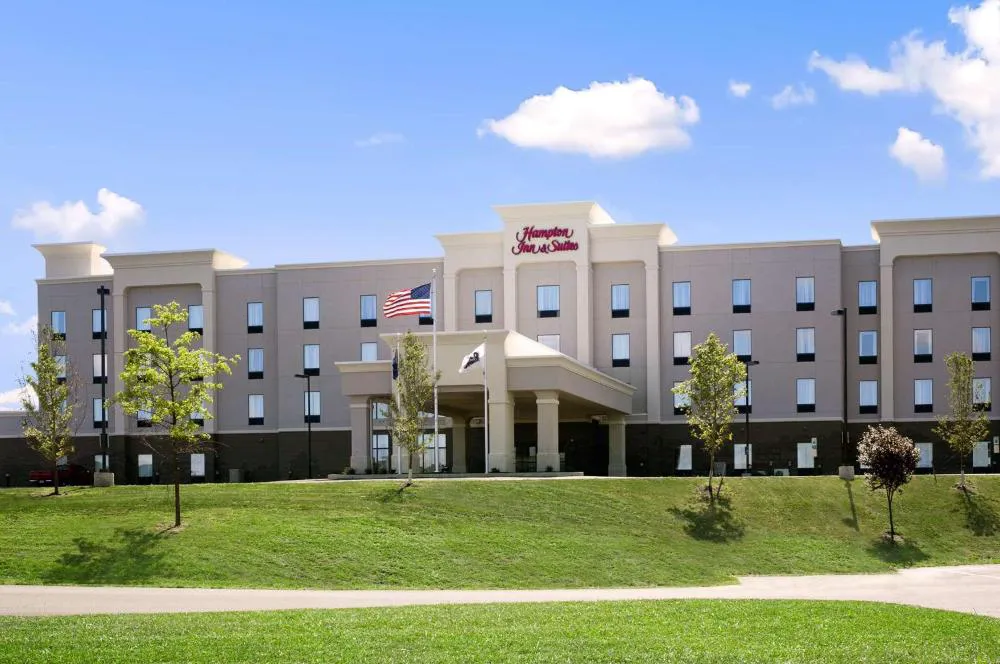 Hampton Inn & Suites Mansfield hotel hero