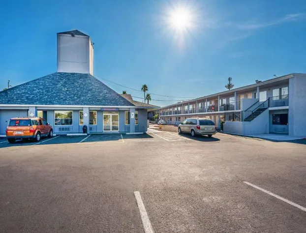 Rodeway Inn Phoenix North I-17 hotel detail image 2