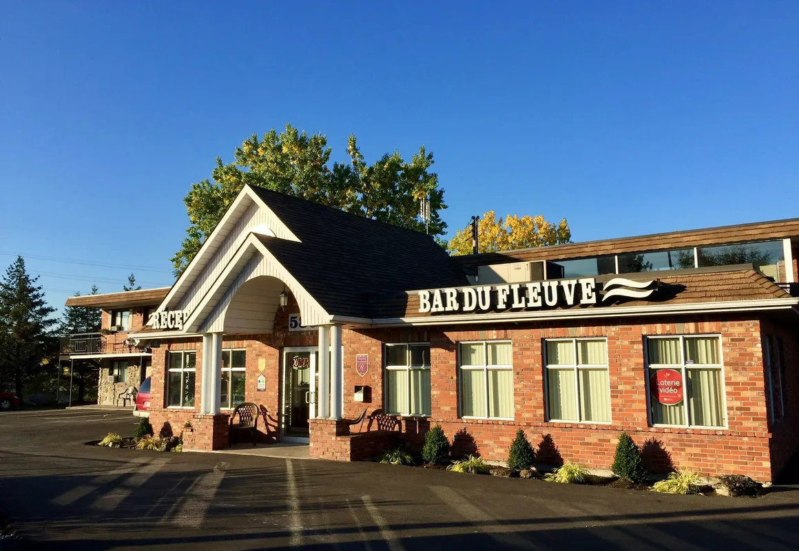 Motel et Appartements du Fleuve hotel hero
