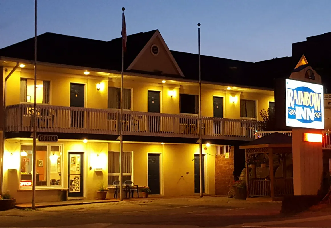 Rainbow Inn hotel hero