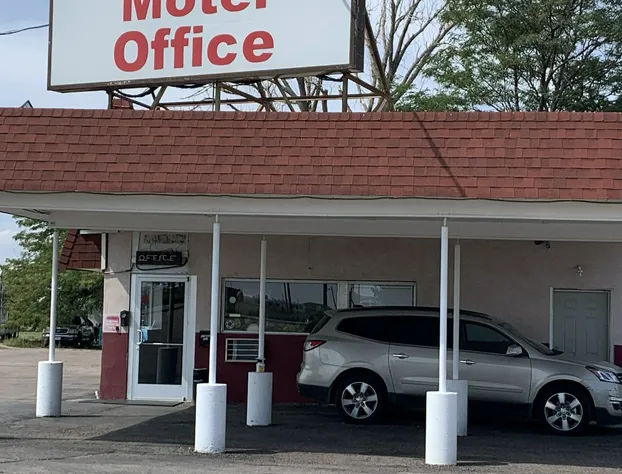 Country Manor Motel Watkins hotel detail image 1