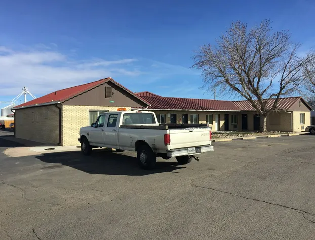 Country Manor Motel Watkins hotel detail image 4