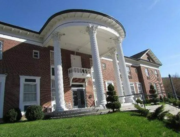 MacArthur Inn hotel detail image 1