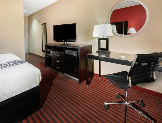 La Quinta Inn & Suites by Wyndham Boutte hotel detail image 3
