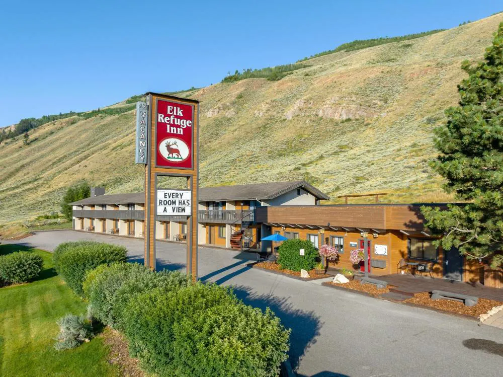 Elk Refuge Inn hotel hero