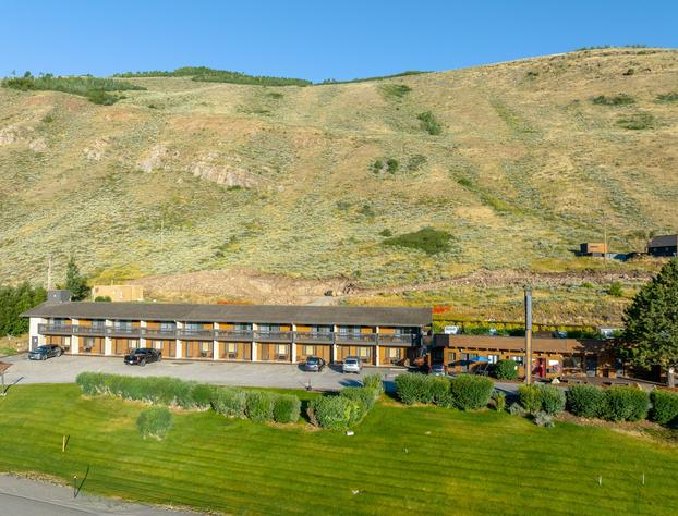Elk Refuge Inn hotel detail image 3