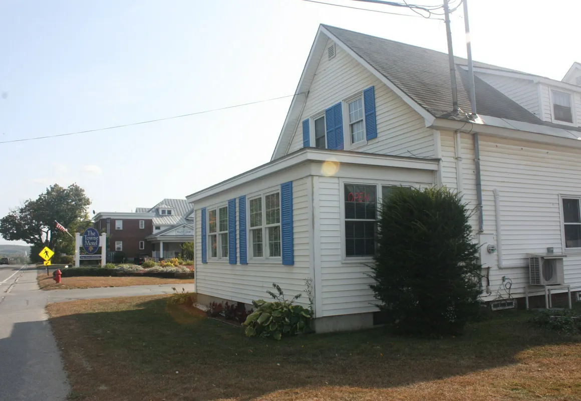 The Towne Motel hotel hero