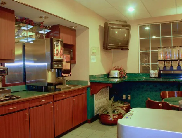 Garden City Inn hotel detail image 3
