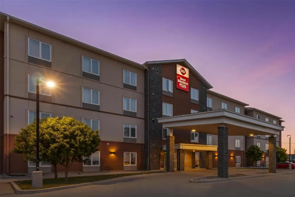 Best Western Plus Winnipeg West hotel hero