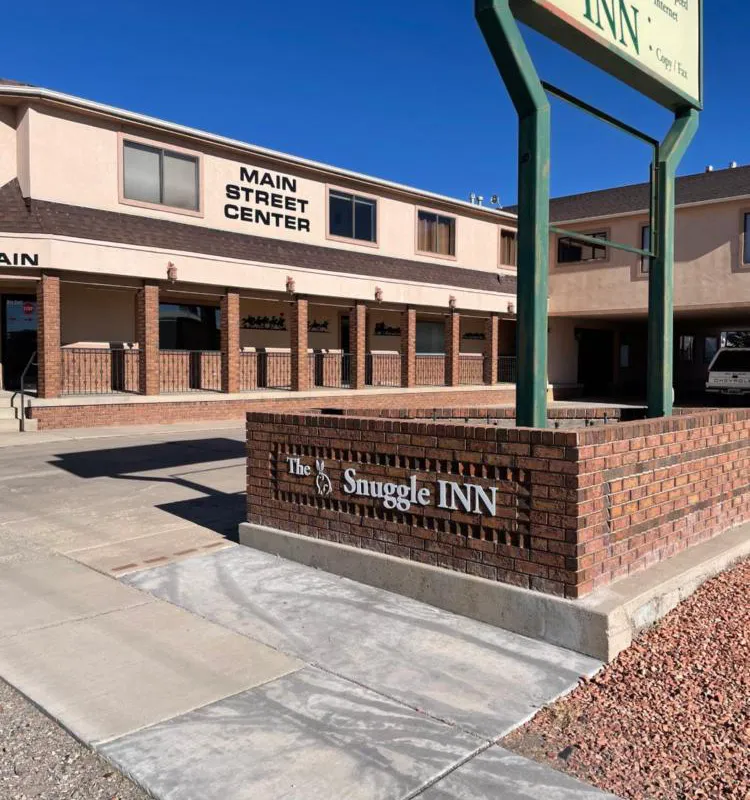 The Snuggle Inn hotel hero