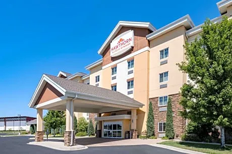 Hawthorn Suites by Wyndham Williston hotel hero