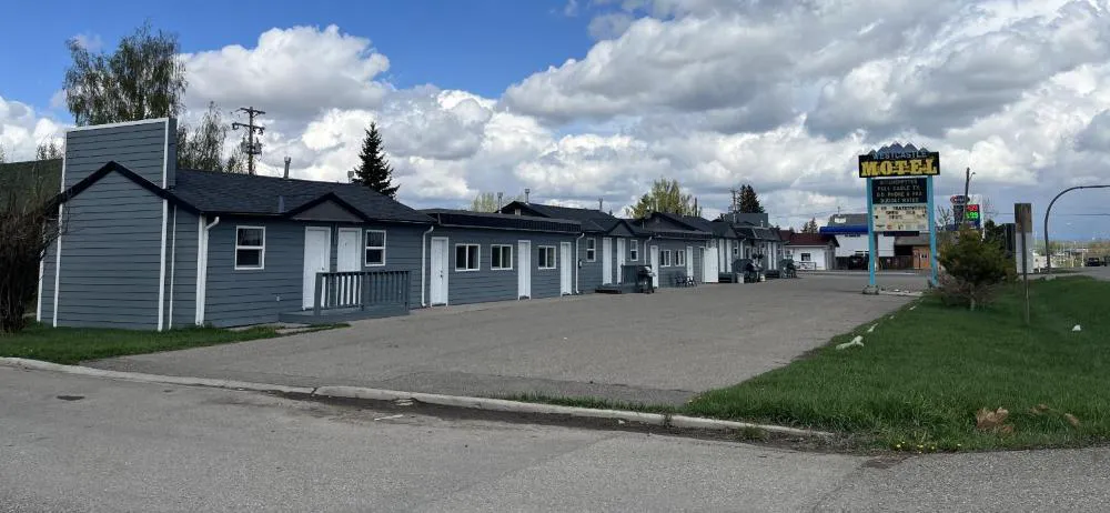 West Castle Motel hotel hero