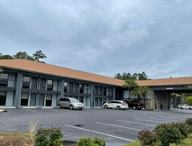 Baymont by Wyndham Ridgeland I-95 hotel detail image 1