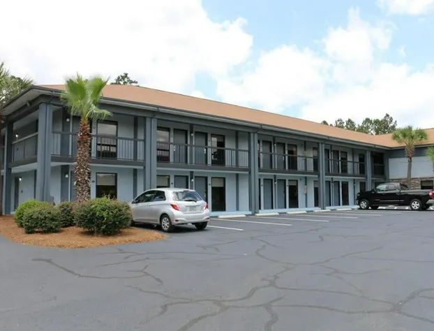 Baymont by Wyndham Ridgeland I-95 hotel detail image 2