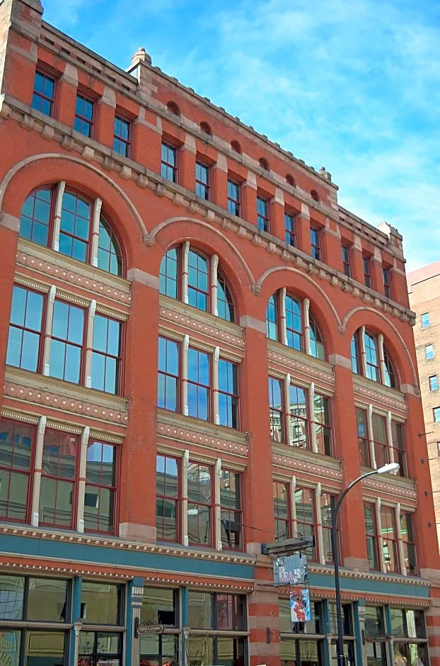 Lofts on Pearl Trademark Collection by Wyndham hotel detail image 3