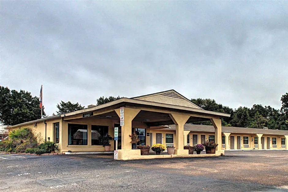 Kingsway Inn Corsicana hotel hero