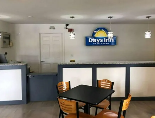 Days Inn by Wyndham Cape Carteret near Emerald Isle hotel detail image 1