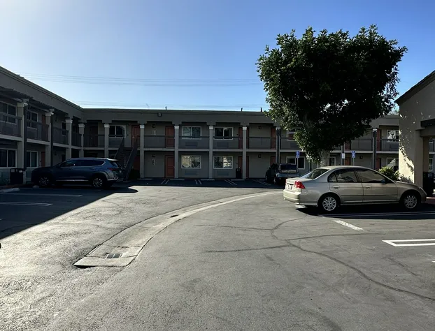 Rodeway Inn South Gate - Los Angeles South hotel detail image 1