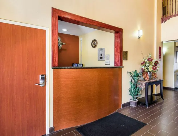 Econo Lodge Inn & Suites Little Rock SW hotel detail image 2