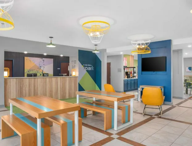 Spark by Hilton Minot hotel detail image 4