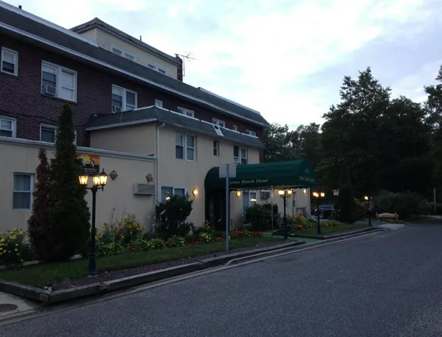 Jones Beach Hotel hotel detail image 1