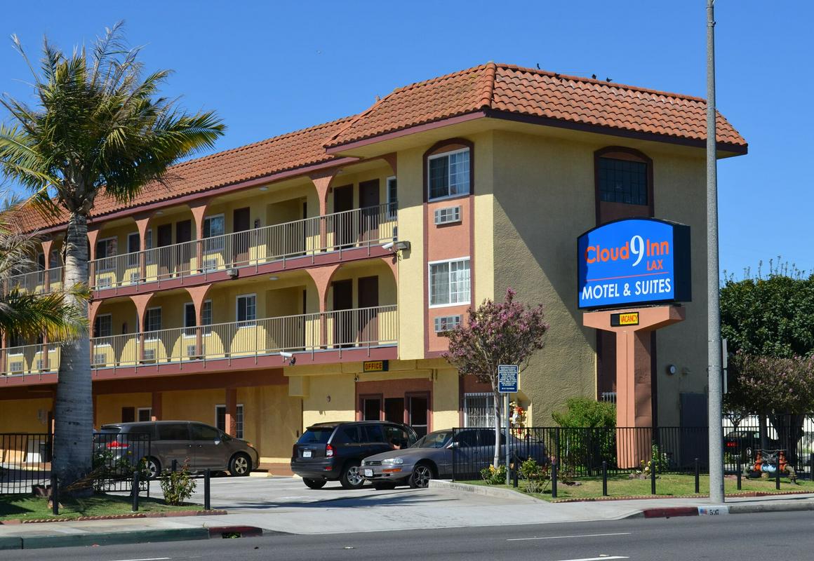 Cloud 9 Inn LAX hotel hero