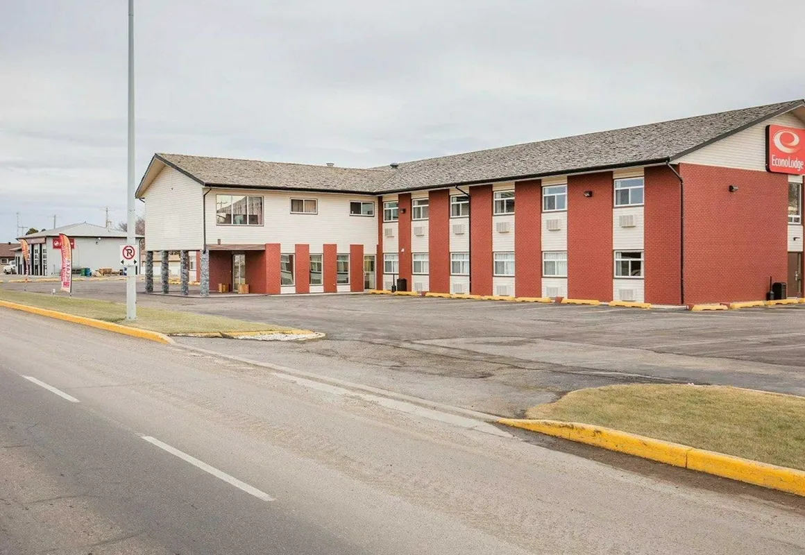 Econo Lodge Taber hotel hero