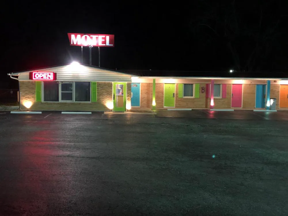 Laci's Country Inn hotel hero