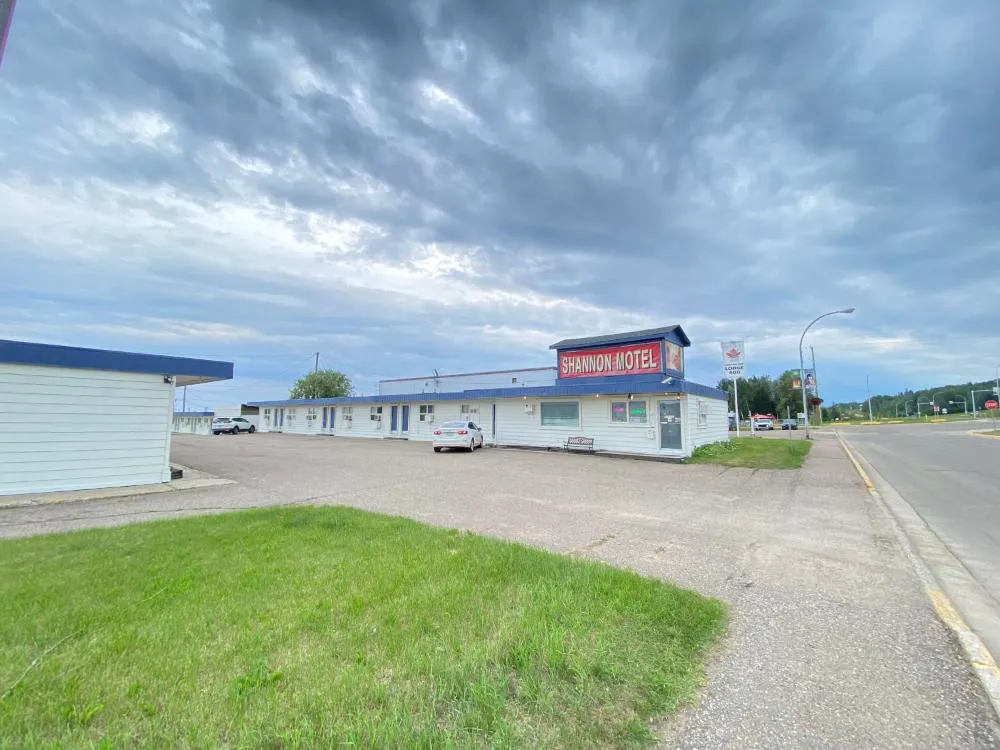 Shannon Motel hotel hero