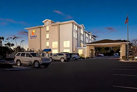 Comfort Inn & Suites hotel hero
