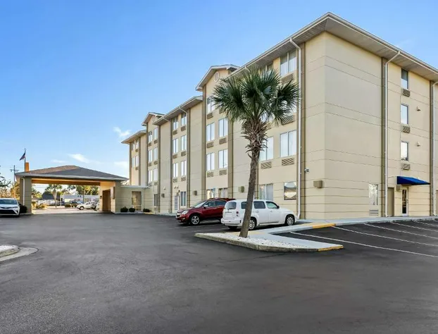 Comfort Inn & Suites hotel detail image 4