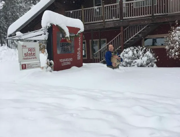 The Upper Pass Lodge at Magic Mountain hotel detail image 3