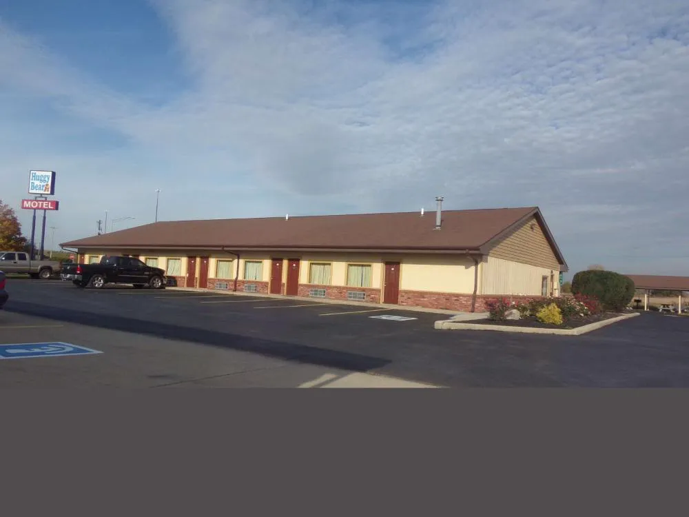 Huggy Bear Motel hotel hero