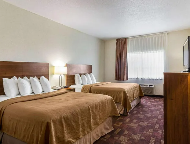 Econo Lodge Luverne I-90 hotel detail image 4