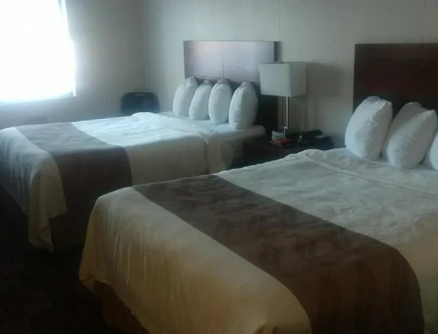 Econo Lodge Luverne I-90 hotel detail image 1