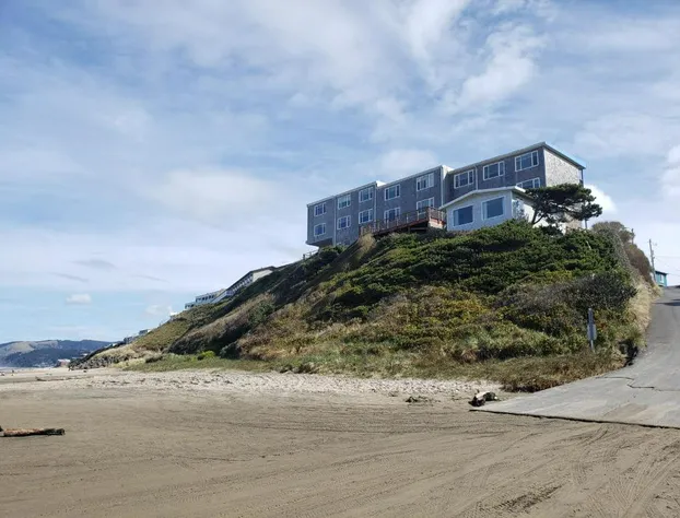 Seagull Beachfront Inn hotel detail image 1