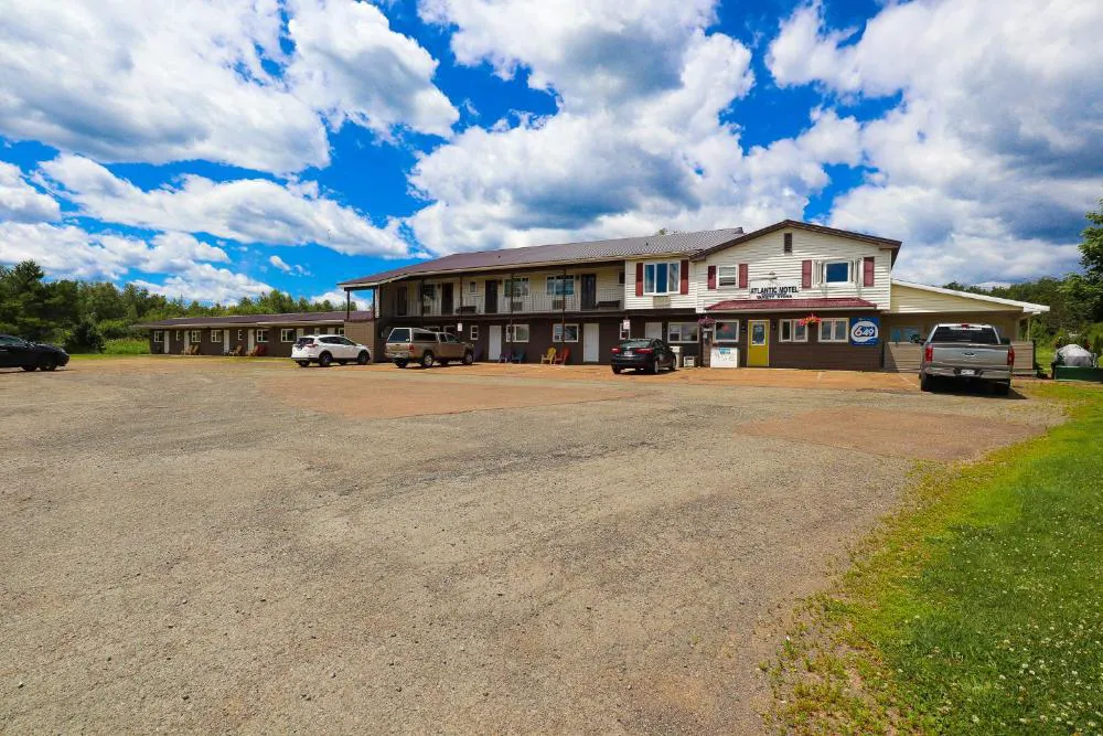 Atlantic Motel hotel hero