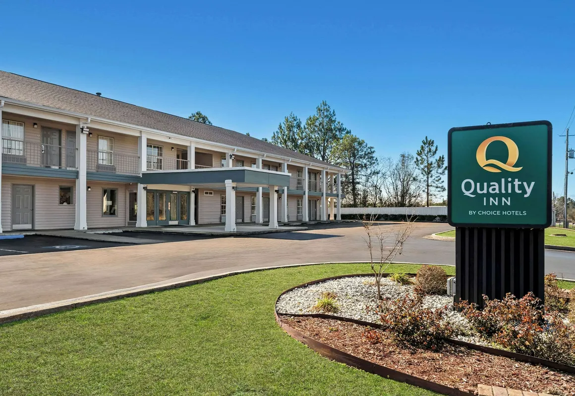 Quality Inn Eastman hotel hero