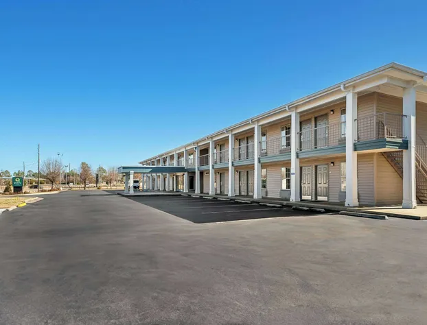 Quality Inn Eastman hotel detail image 2