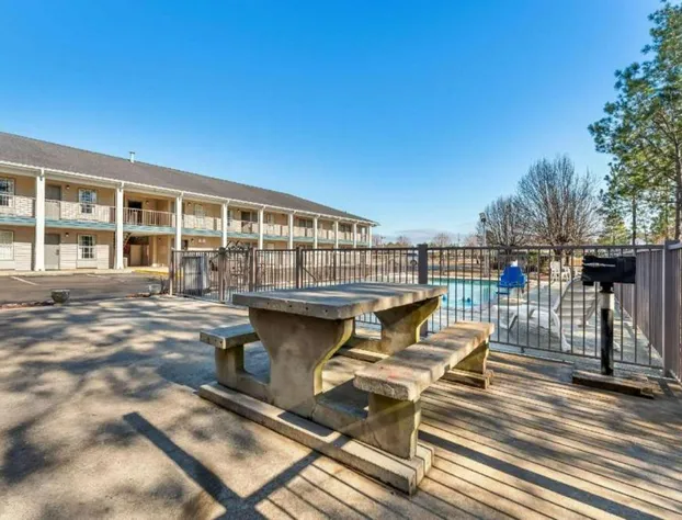 Quality Inn Eastman hotel detail image 2