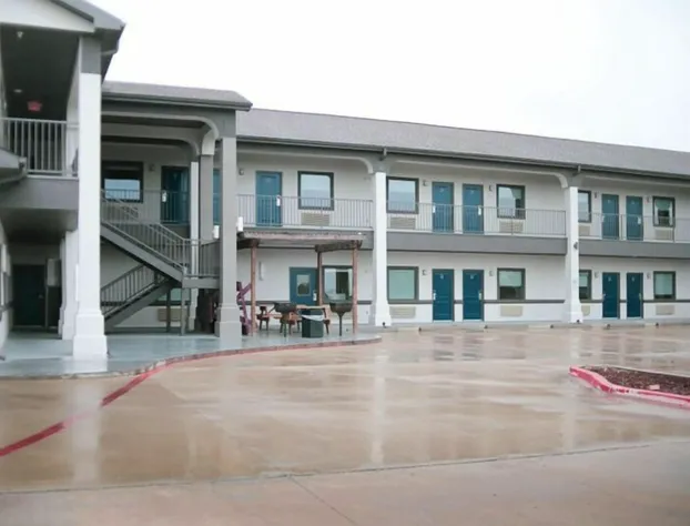 Days Inn & Suites by Wyndham Gonzales TX hotel detail image 1