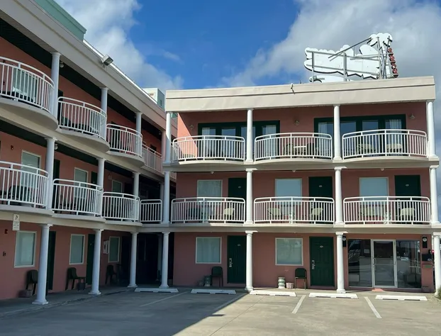 Coliseum Ocean Resort hotel detail image 1